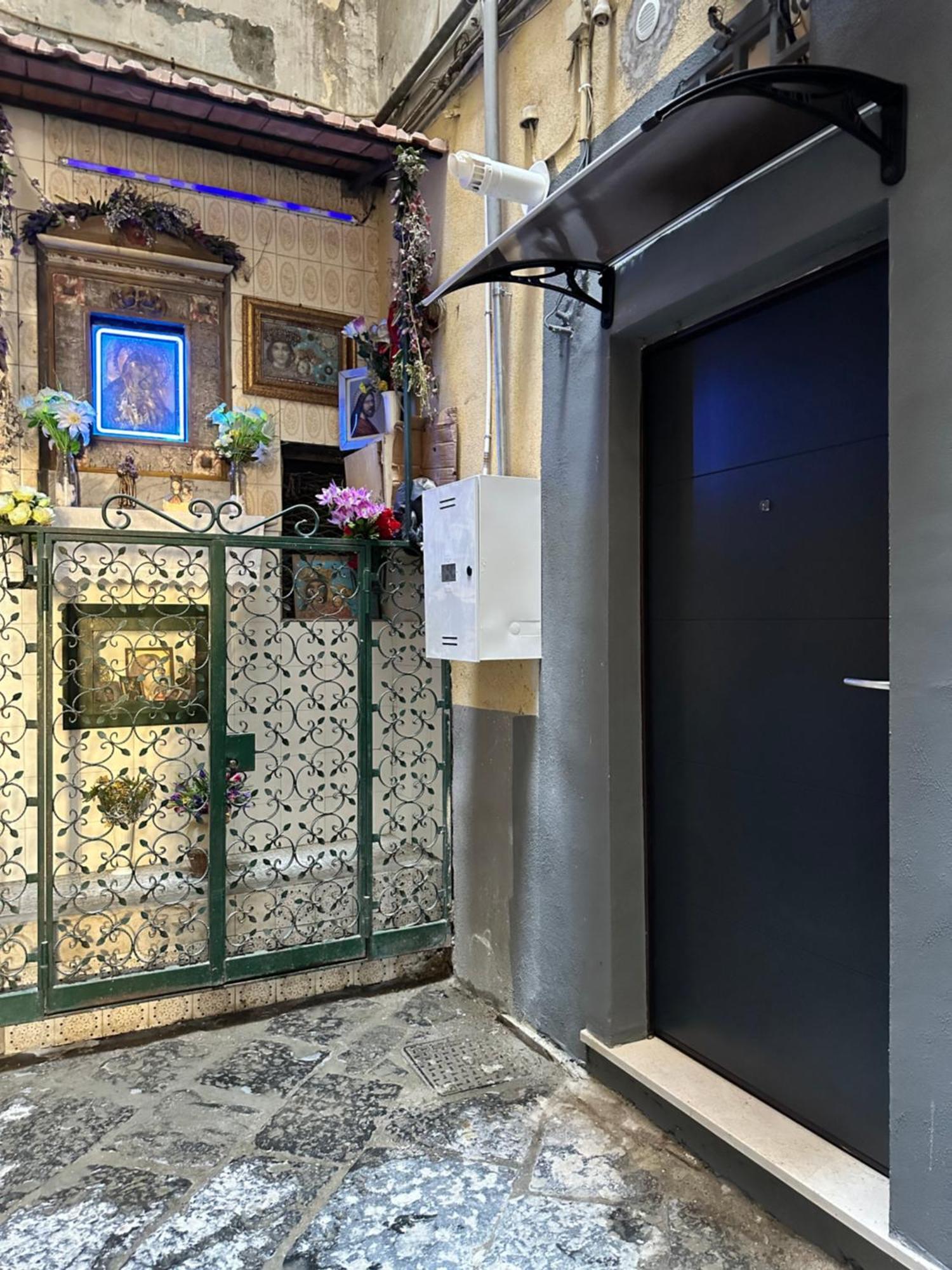 مبيت وإفطار نابولي Casa Carmeli المظهر الخارجي الصورة